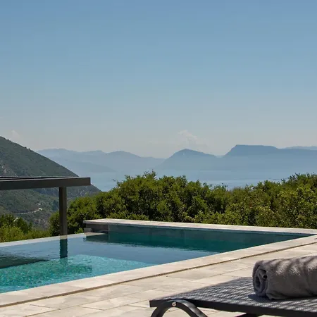 Amalfi Lefkada Βαυκερή